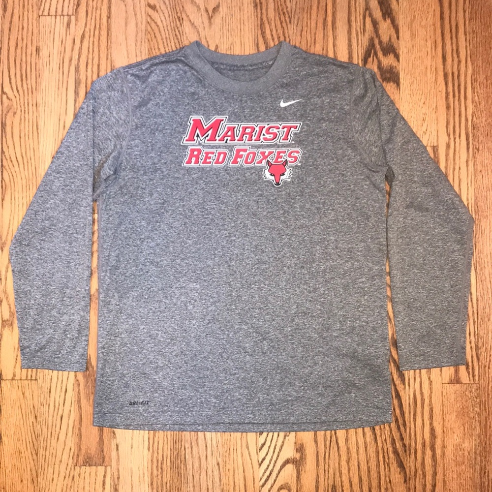 HOST PICK 💫 Girls Nike Long Sleeve Tee